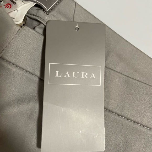 Laura | NWT Light Grey Ankle Capris Pants - Picture 8 of 11